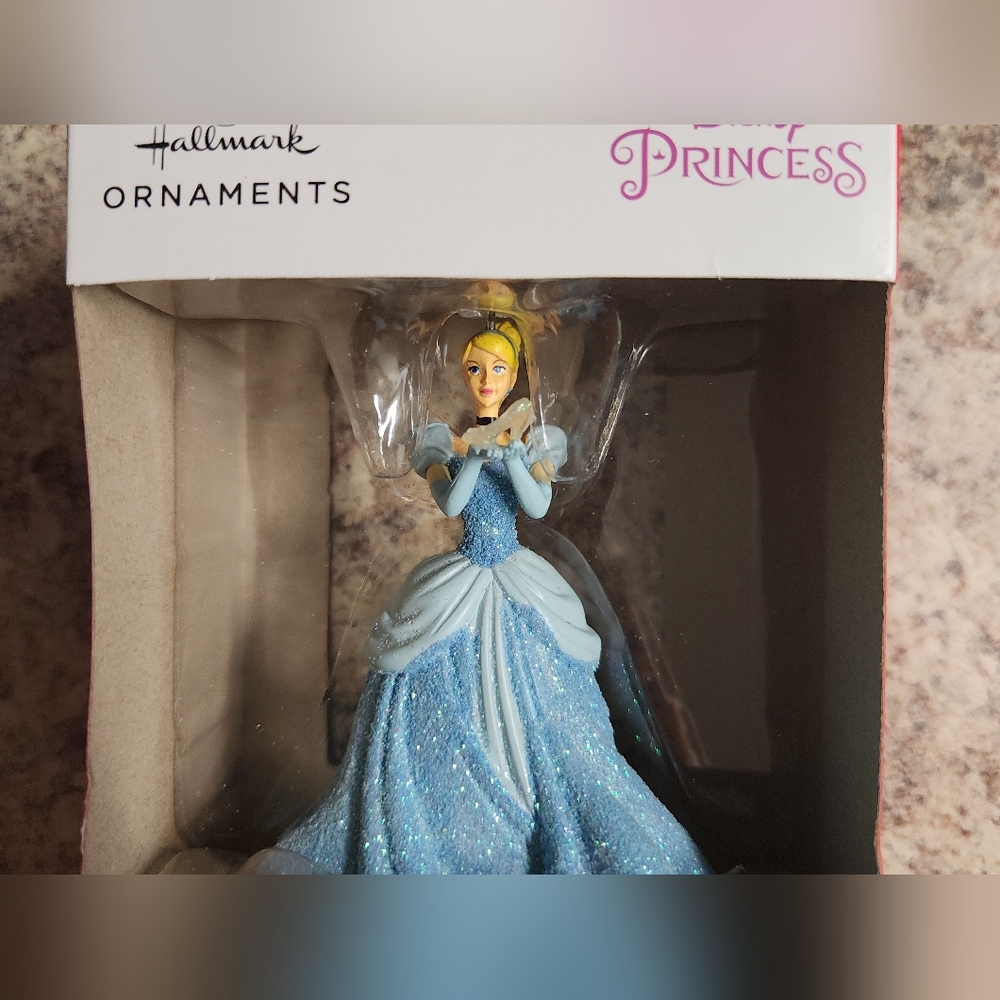 2021 Hallmark Red Box Christmas Tree Ornament Disney Princess CINDERELLA - NEW